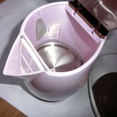 ●marie  claire  paris 電気ケトル１L、殆ど使用しない為中綺麗ですピンク系、画像参照、動作品、★お手数をおかけしますプロフィール必読ですの画像