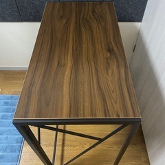 パソコンデスクの画像