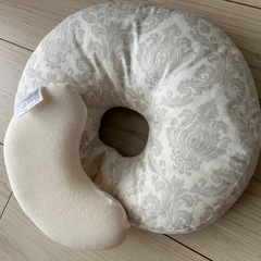 エスメラルダ　ベビー枕　ドーナツ枕　向き癖対策