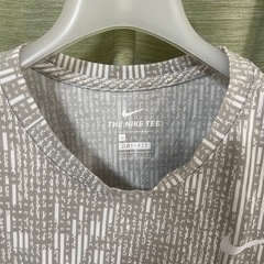 Nike THE NIKE TEE グレー TシャツL 半袖Tシャツ クルーネック　サイズ L ナイキ　の画像