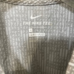 Nike THE NIKE TEE グレー TシャツL 半袖Tシャツ クルーネック　サイズ L ナイキ　の画像