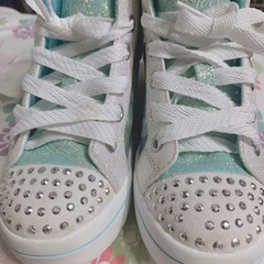 （値下げ中）中古SKECHERS kids  光るスニーカーの画像