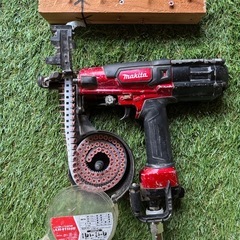 マキタ 高圧エアビス打ち機 AR411HR 高圧専用 ネジ打ち ケース付きの画像