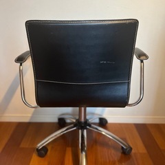 Francfranc 黒レザーチェアの画像