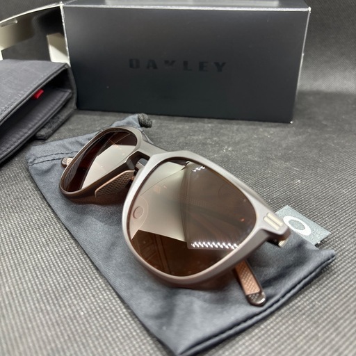 Oakley オークリー thurso サーソー　OO9286A ブラウンレンズ