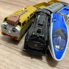 プラレール　車両　トーマス　おまけジャンク3台つき　の画像