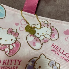 キティちゃんのトートバックの画像