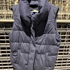 ダウンジャケット •  ダウンベスト入荷しました❗️1枚1000円✨❗️の画像