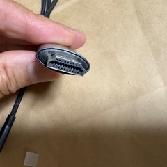 Amazon で先月購入 新古品 1499円位 Ligh-ning HDMI 変換ケーブル 2M まだまだ使えますの画像