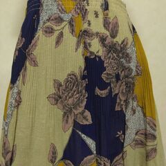 スカート　ベージュ×花の画像