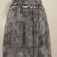 スカート　グレーの画像