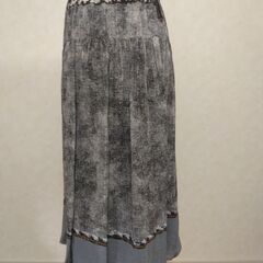 スカート　グレーの画像