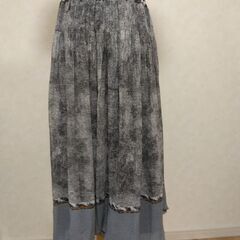 スカート　グレーの画像