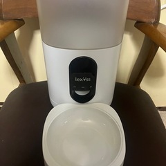 ペット用自動給餌器の画像