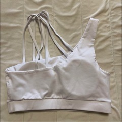 おしゃれ洒落なストラップのブラトップの画像