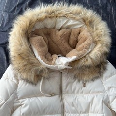 ZARA ホワイト　ボリュームダウン　ウエストタックの画像