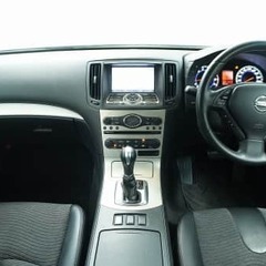 【自社ローン対象】日産　スカイライン　スマートキー　パワーシート　バックカメラの画像