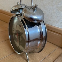 メタリックアラームクロック　レトロ　ぜんまい式　　ベル型　OH済の画像
