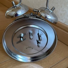 メタリックアラームクロック　レトロ　ぜんまい式　　ベル型　OH済の画像