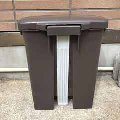 JM20289Y  リス RISUゴミ箱 ペダルペール 15L SABIRO ・外寸 　幅：約33.8cm 高さ：約40cm 奥行：約26cm中古品【取りに来られる方限定】 　の画像
