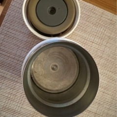 サーモス保温箱の画像