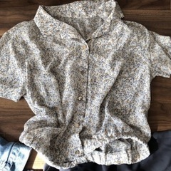 花柄サラサラシャツ　ブラウス1枚の画像