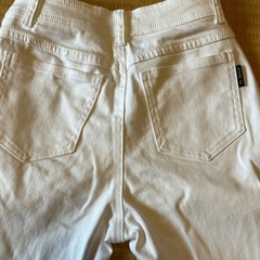 ②ホワイトジーンズ👖の画像