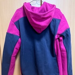 美品⭐︎adidasパーカーLサイズの画像