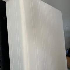 ⑤脚付きシングルベッドの画像