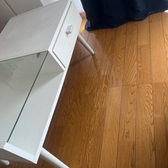 ガラステーブル 引き出し付きの画像