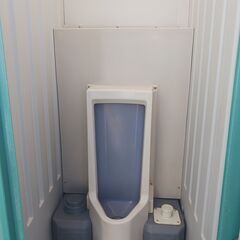 中古仮設トイレ　小便用　￥50,000　の画像