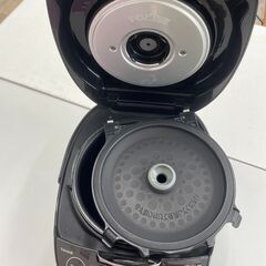 【通電確認済】TIGER　タイガー　炊飯器　JKT-BK10　5.5合炊き　2019年製の画像