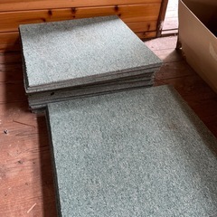 (問い合わせあり)タイルカーペットの画像