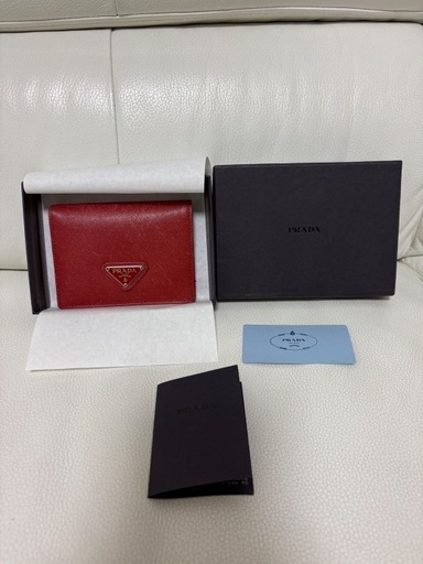 PRADA 二つ折り財布　