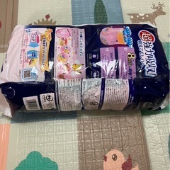 新品 ムーニー オヤスミマン夜用オムツLサイズ 女の子用29枚の画像