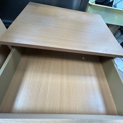 4段　衣類その他収納の画像