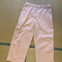 ①adidasパンツ
