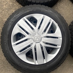 スタッドレスタイヤ　185/60R15 ホンダ　フィットの画像