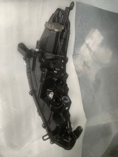 トヨタ カローラクロス 左手ヘッドライト led