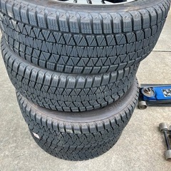 三菱純正ホイール　ブリヂストンスタッドレスタイヤの画像