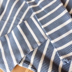 決定12　子供服　タートルネック　２枚セットの画像