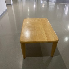 テーブル