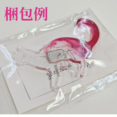 ハンドメイド レジンマグネット 猫モチーフ レッド クリア インテリア 冷蔵庫メモ用の画像