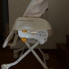 コンビ　電動 ハイローチェア　の画像