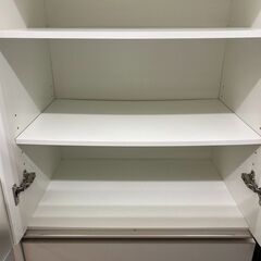 【リユ-スのサカイ広島石内店】ジモティ割！2枚扉食器棚/クリ-ニング済み/HG-7332/広島市 家具　佐伯区 家具　南区 家具　西区 家具　東区 家具　中区 家具　安佐南区 家具　安佐北区 家具　安芸区 家具　府中町 家具　海田町 家具　熊野町 家具　坂町 家具　廿日市市 家具の画像