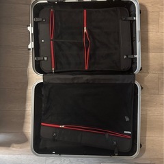 KOTTNIスーツケースMサイズ
の画像