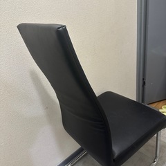 スタイリッシュな椅子の画像