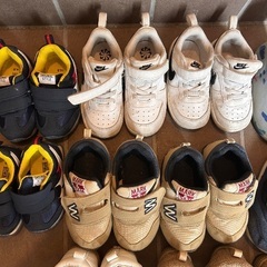子供用シューズの画像