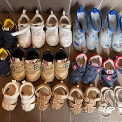 子供用シューズ
