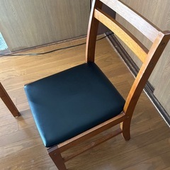 ダイニングテーブルと椅子2つ(9/29までに取りに来れる方のみ)の画像